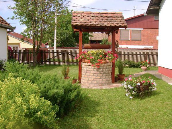 Једно од награђених дворишта,Шид Једно од награђених дворишта,Шид