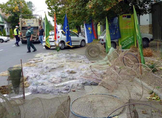 Уништене заплењене мреже,Шид